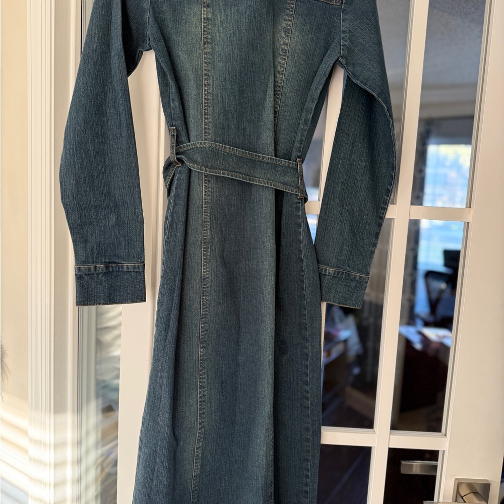 Denim Midi belted Dress - Picture 13 of 16